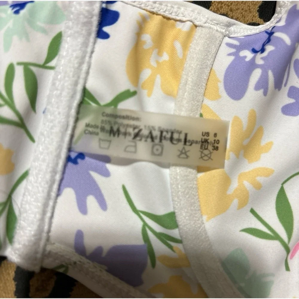 Zaful White Floral Print Underwire Support Bikini Top,‎ Size Medium